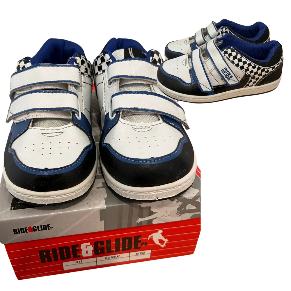 D0506-308291-Blue White Black